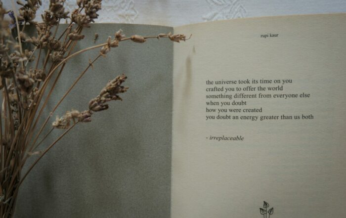 Une page de poésie , symbole du temps retrouvé et apaisé